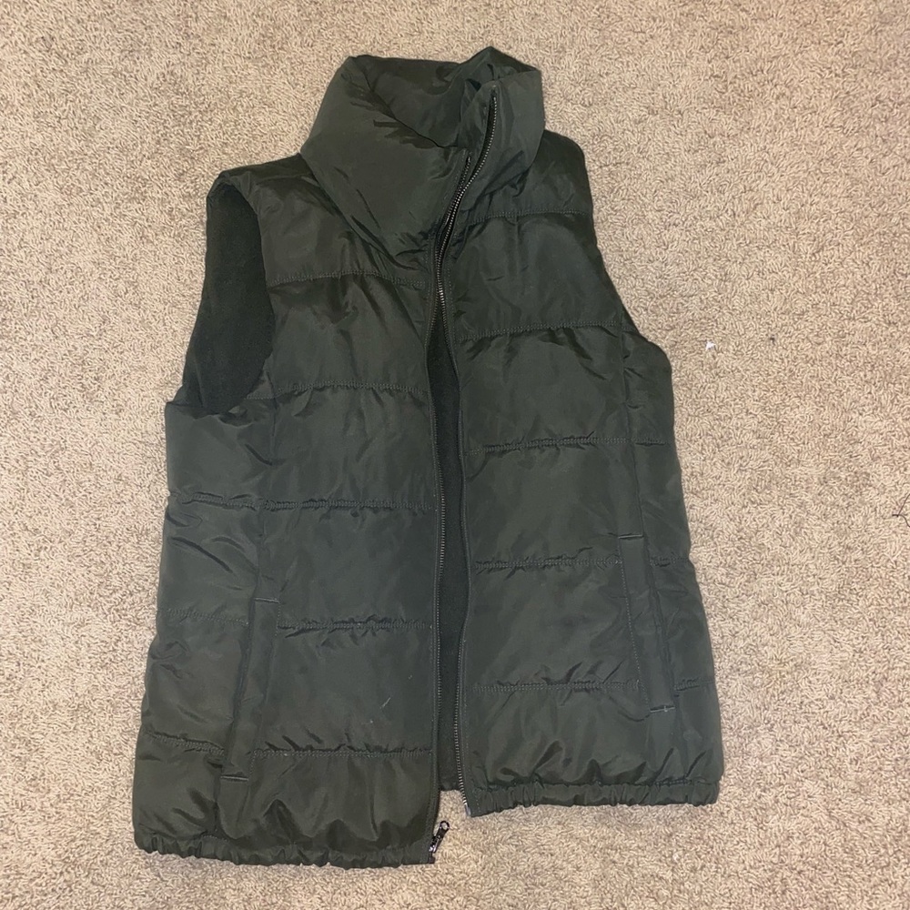 Old Navy green puffer vest